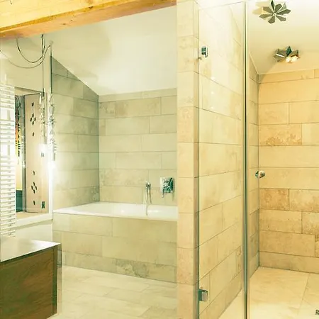 Hotel Hinterwies - In / / Dine 4*