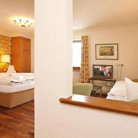 Hinterwies - In / / Dine Hotel
