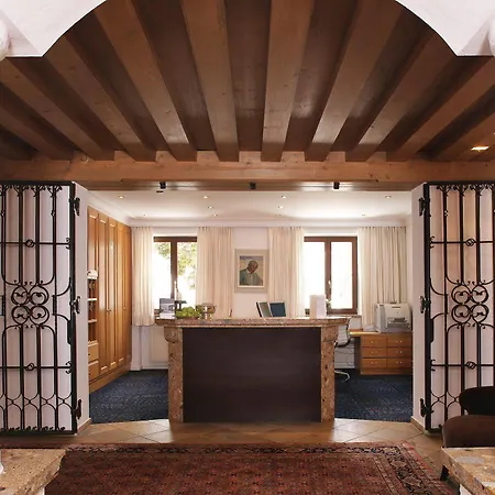 Hinterwies - In / / Dine Hotel Lech